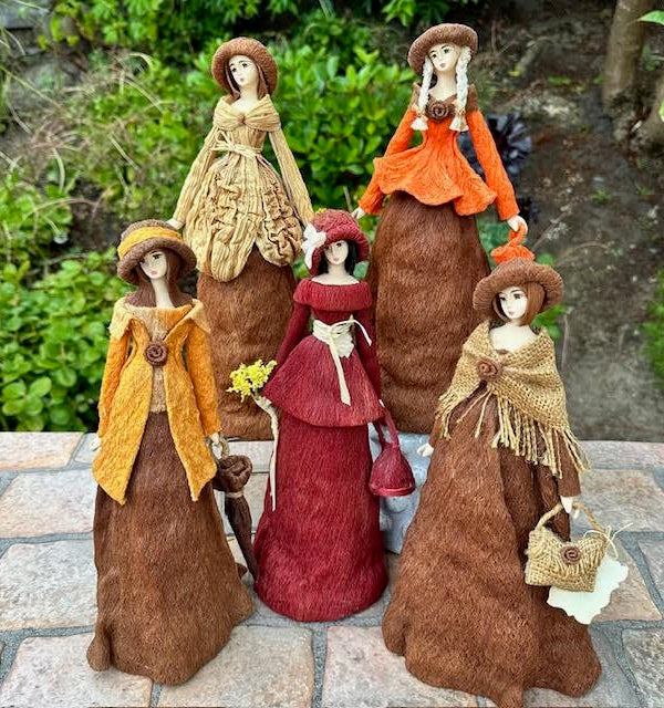 Handcrafted Columbian Corn Husk Fashion Doll-Monica