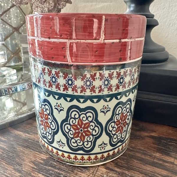 Red Barcelona Planter